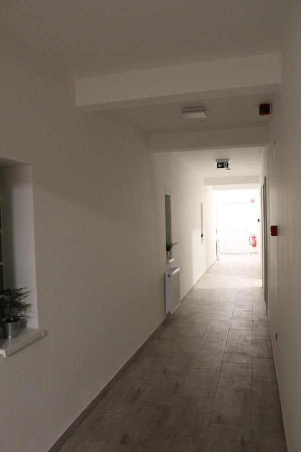 Czermann Holiday Inn Oroszlány Extérieur photo